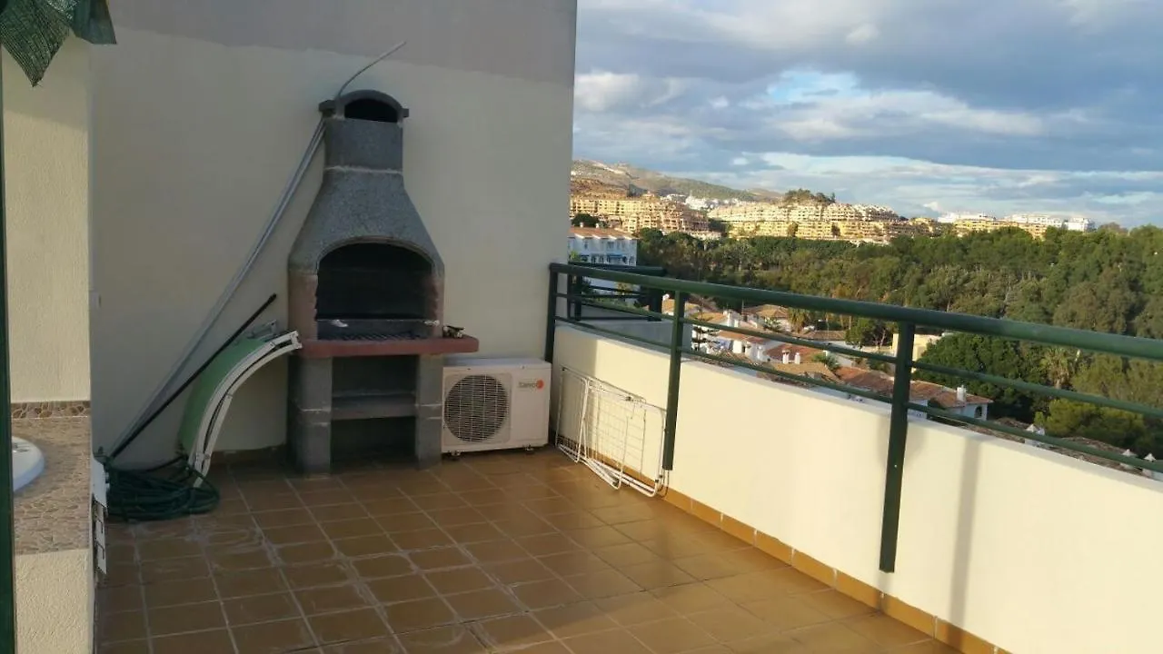 Ático 3 habitaciones Benalmadena Costa con jacuzzi y barbacoa privado Apartamento