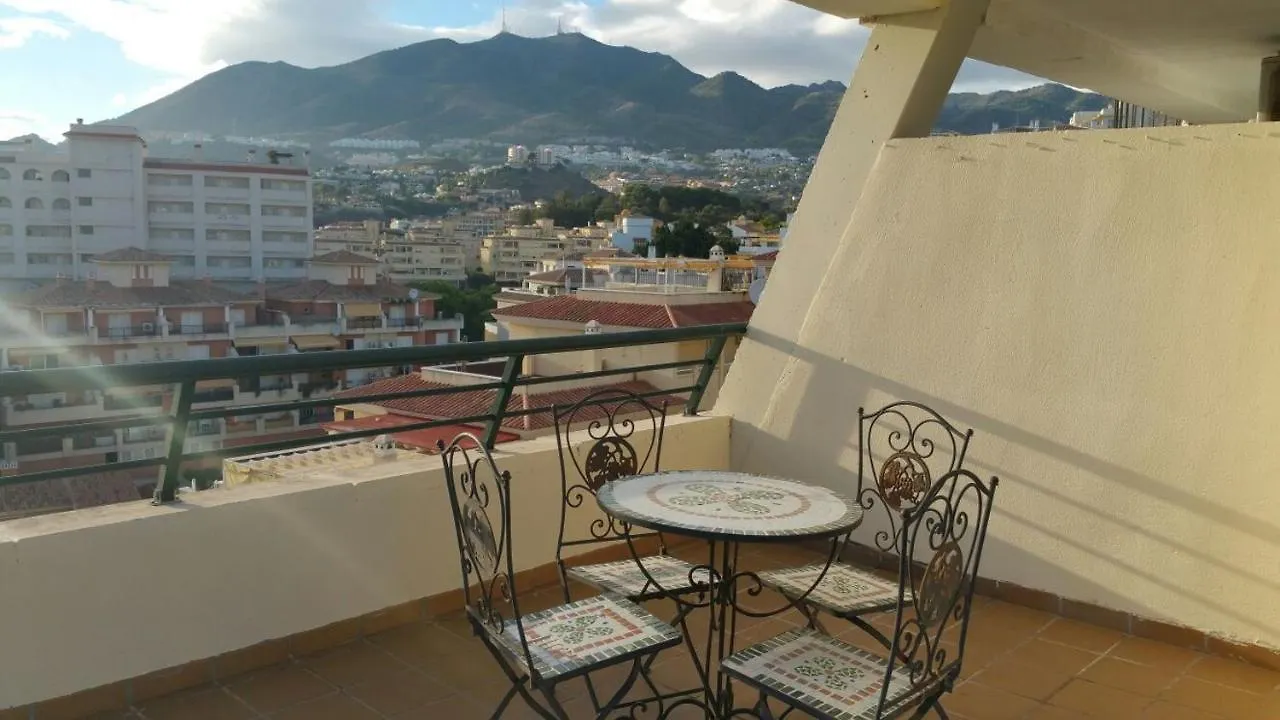 Atico 3 Habitaciones Benalmadena Costa Con Jacuzzi Y Barbacoa Privado Apartmán
